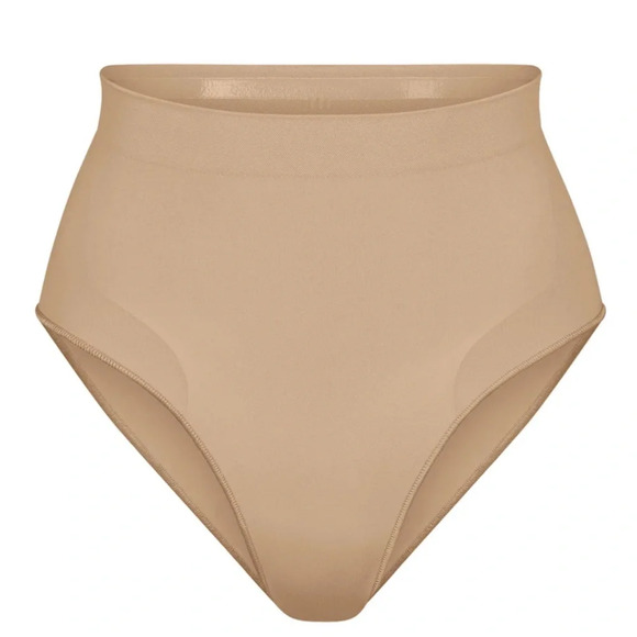 NEW SKIMS Sculpting Mid Waist Brief Clay Size M - Picture 1 of 5